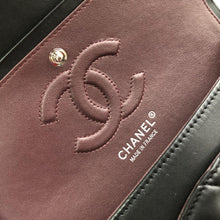 Load image into Gallery viewer, CC Flap Bag X Lambskin Medium