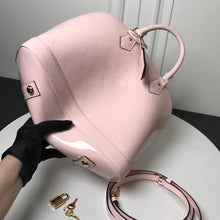 Load image into Gallery viewer, Alma PM Vernis Leather