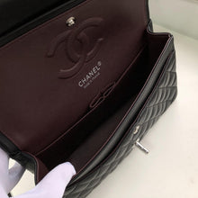 Load image into Gallery viewer, CC Flap Bag X Lambskin Medium