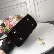 Load image into Gallery viewer, Alma BB Vernis Leather