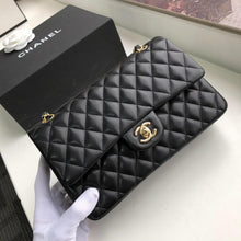 Load image into Gallery viewer, CC Flap Bag X Lambskin Medium