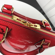 Load image into Gallery viewer, Alma PM Vernis Leather