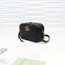 Load image into Gallery viewer, GG Marmont matelassé mini bag 17cm