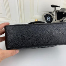 Load image into Gallery viewer, CC Flap Bag X Caviar Small 20cm