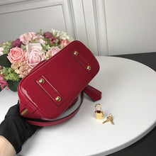 Load image into Gallery viewer, Alma BB Vernis Leather