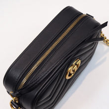Load image into Gallery viewer, GG Marmont matelassé mini bag 17cm