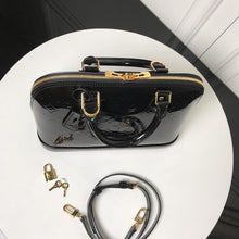 Load image into Gallery viewer, Alma PM Vernis Leather