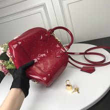 Load image into Gallery viewer, Alma BB Vernis Leather