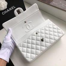 Load image into Gallery viewer, CC Flap Bag X Lambskin Medium
