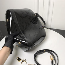 Load image into Gallery viewer, Alma PM Vernis Leather