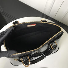 Load image into Gallery viewer, Alma PM Vernis Leather