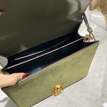 Load image into Gallery viewer, CASSANDRA Medium