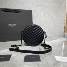 Load image into Gallery viewer, VINYLE ROUND CAMERA BAG