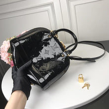 Load image into Gallery viewer, Alma BB Vernis Leather