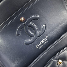 Load image into Gallery viewer, CC Flap Bag X Lambskin Medium
