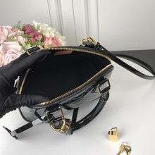 Load image into Gallery viewer, Alma BB Vernis Leather