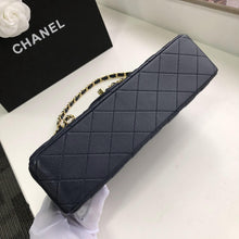 Load image into Gallery viewer, CC Flap Bag X Lambskin Medium