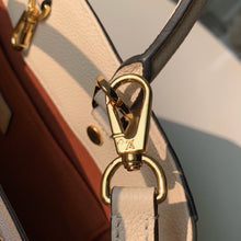 Load image into Gallery viewer, Montaigne MM Empreinte