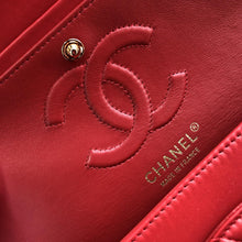 Load image into Gallery viewer, CC Flap Bag X Lambskin Medium