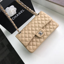 Load image into Gallery viewer, CC Flap Bag X Lambskin Medium