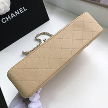 Load image into Gallery viewer, CC Flap Bag X Lambskin Medium