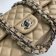 Load image into Gallery viewer, CC Flap Bag X Lambskin Medium