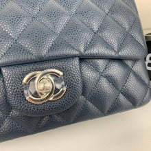 Load image into Gallery viewer, CC Flap Bag X Caviar Small 20cm