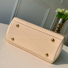 Load image into Gallery viewer, Montaigne BB Empreinte