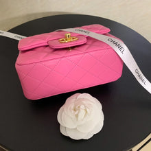 Load image into Gallery viewer, CC Flap Bag X Lambskin Mini