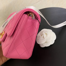 Load image into Gallery viewer, CC Flap Bag X Lambskin Mini