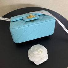 Load image into Gallery viewer, CC Flap Bag X Lambskin Mini