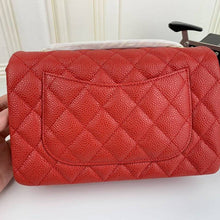 Load image into Gallery viewer, CC Flap Bag X Caviar Small 20cm