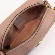 Load image into Gallery viewer, GG Marmont matelassé mini bag 17cm
