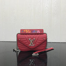 Load image into Gallery viewer, New Wave Chain Bag PM
