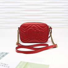 Load image into Gallery viewer, GG Marmont matelassé mini bag 17cm
