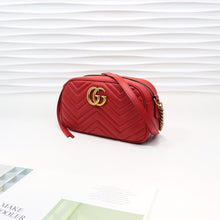 Load image into Gallery viewer, GG Marmontmatelassé  small shoulder bag 24cm
