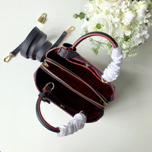 Load image into Gallery viewer, Montaigne BB Empreinte
