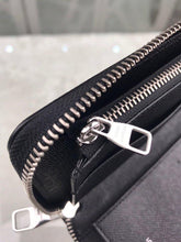 Load image into Gallery viewer, ZIPPY WALLET VERTICAL

