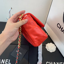 Load image into Gallery viewer, CC 19 Flap Bag Medium
