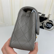 Load image into Gallery viewer, CC Flap Bag X Caviar Small 20cm
