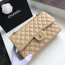 Load image into Gallery viewer, CC Flap Bag X Lambskin Medium
