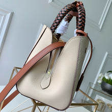 Load image into Gallery viewer, Montaigne BB Empreinte
